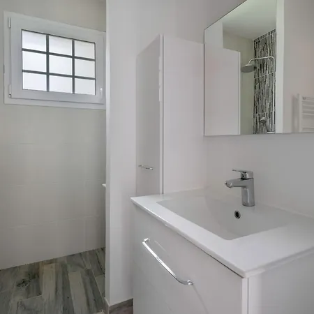 Holiday home Maison Pour 4 Avec Jardin A 1km De La